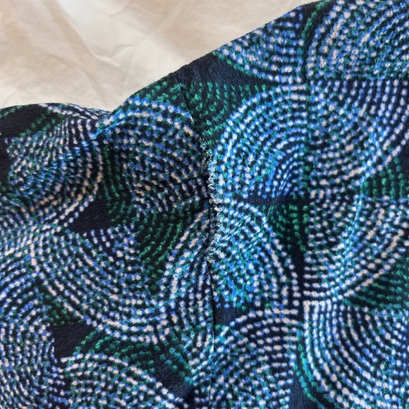 Evereve Laurena Button Down Resort Shirt - Picture 8 of 8